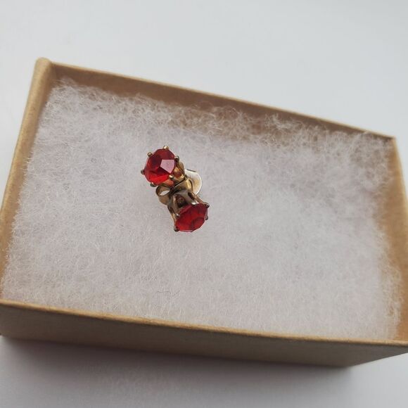 Scarlett red glass estate drop earrings studs - Picture 1 of 3